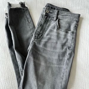 Size 4 Short American Eagle Jeans, Light Grey